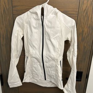 LULULEMON WHITE WIND BREAKER JACKET